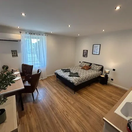 Apartment La Vintage Avec Parking Gratuit Et Clim Laxou